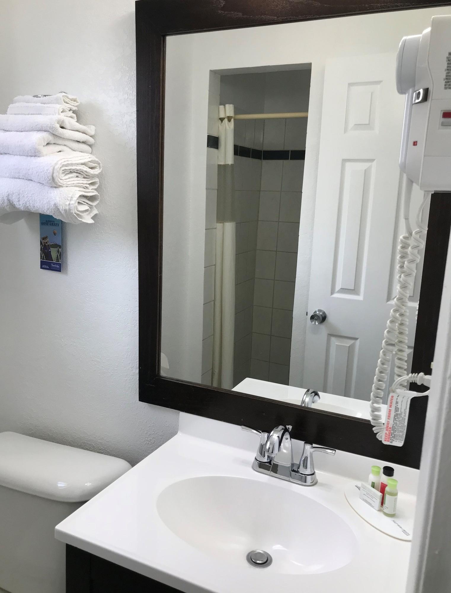 Yosemite Parkway Hotel Merced Bagian luar foto