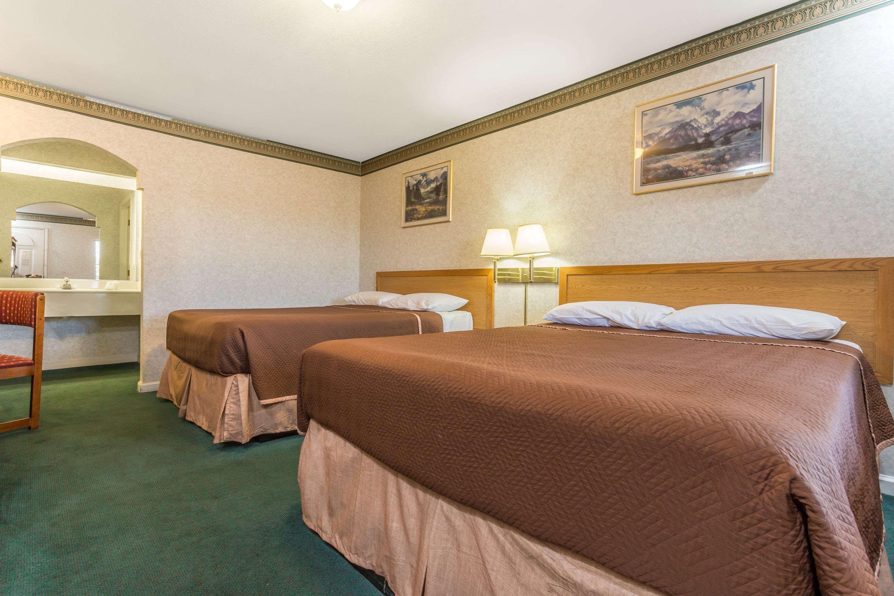 Yosemite Parkway Hotel Merced Bagian luar foto
