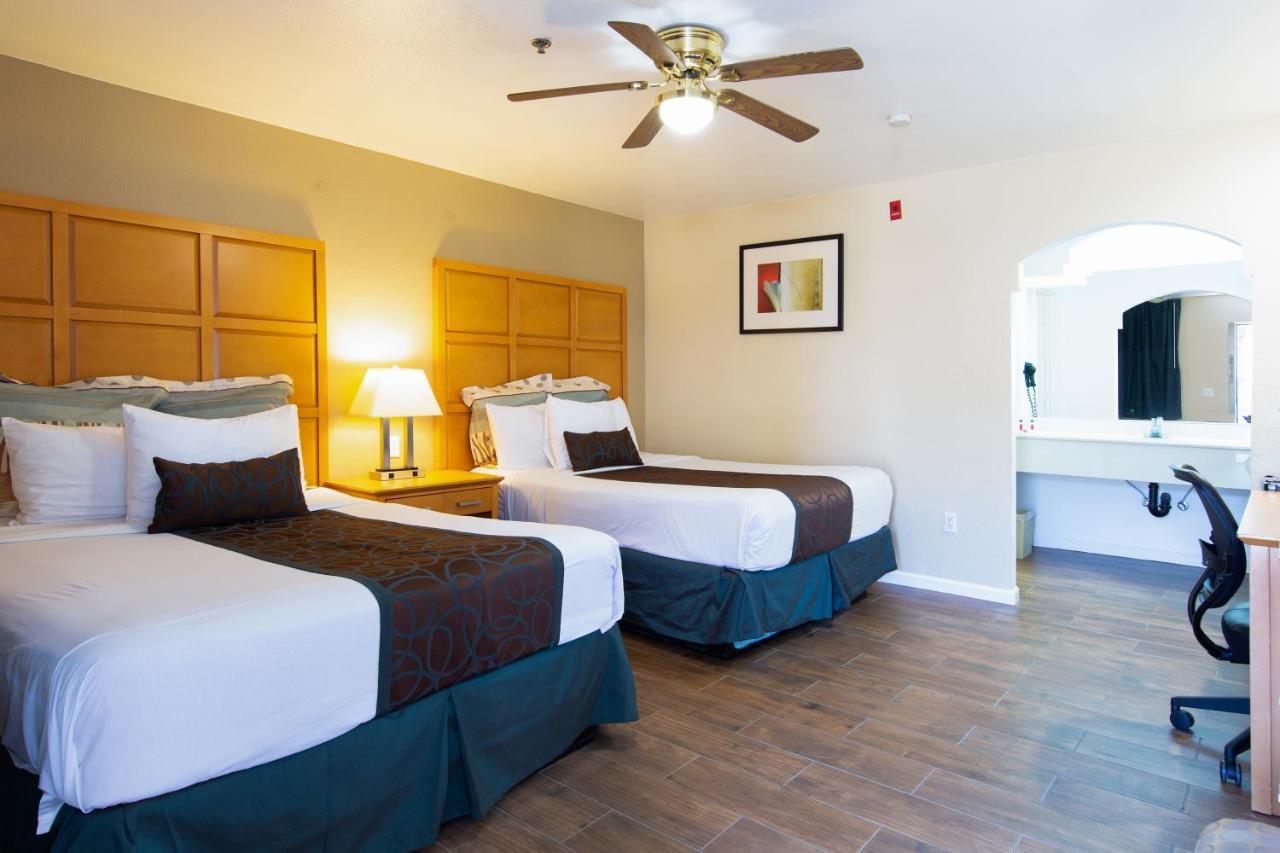 Yosemite Parkway Hotel Merced Bagian luar foto